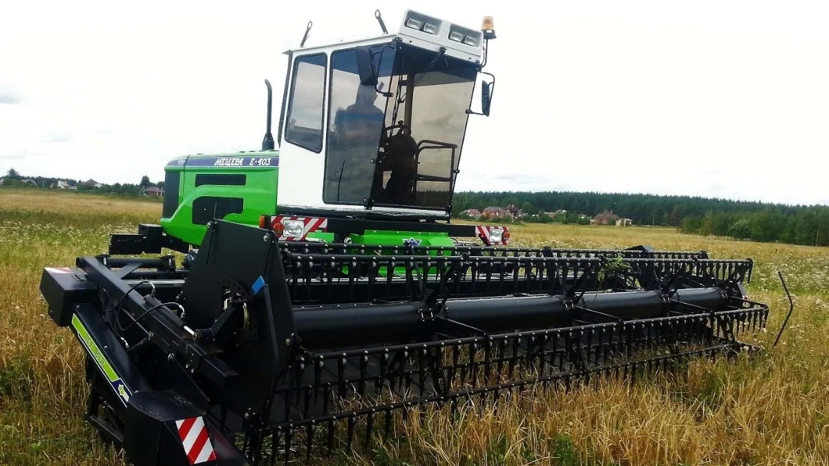 Самоходная Косилка-плющилка "Мещера Е-403"-copy